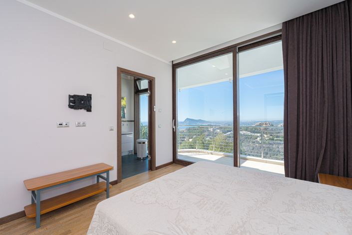 Image No.18-5 Bed Villa for sale