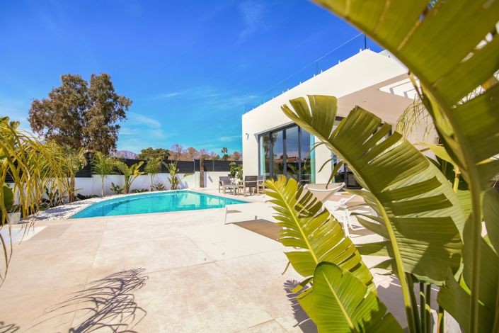 Image No.25-4 Bed Villa for sale