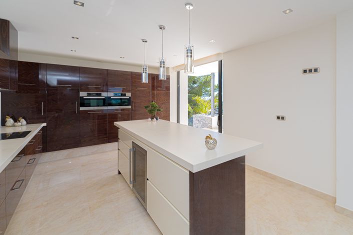 Image No.14-6 Bed Villa for sale