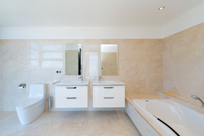 Image No.28-6 Bed Villa for sale