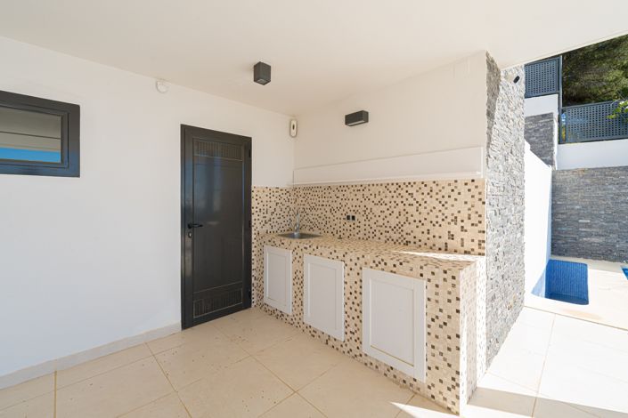 Image No.42-6 Bed Villa for sale