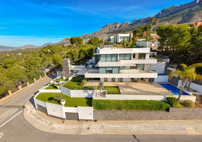 Image No.56-6 Bed Villa for sale