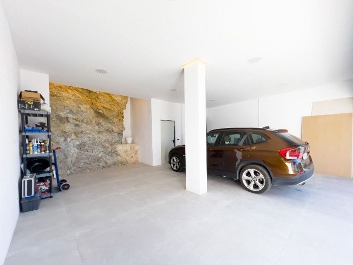 Image No.18-3 Bed Villa for sale