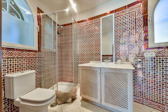 Image No.112-8 Bed Villa for sale