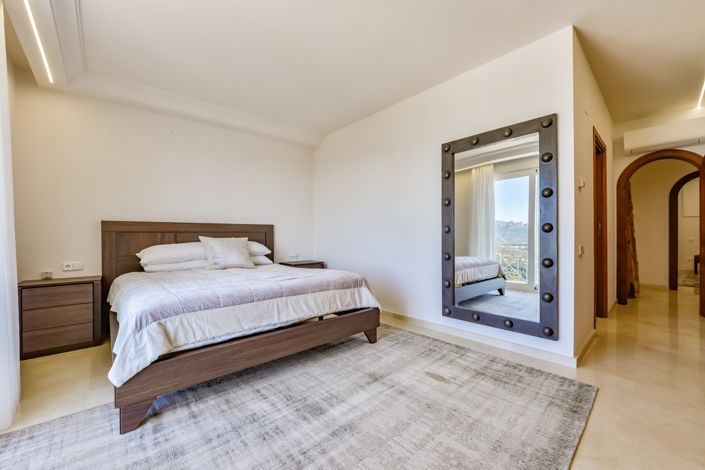 Image No.53-8 Bed Villa for sale