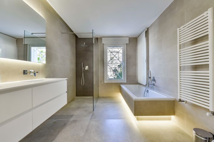 Image No.58-8 Bed Villa for sale