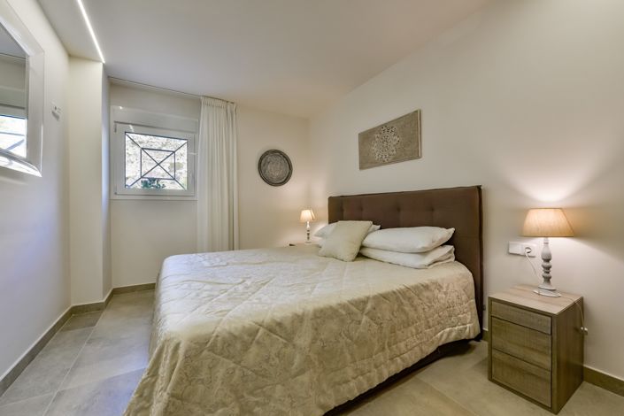 Image No.64-8 Bed Villa for sale