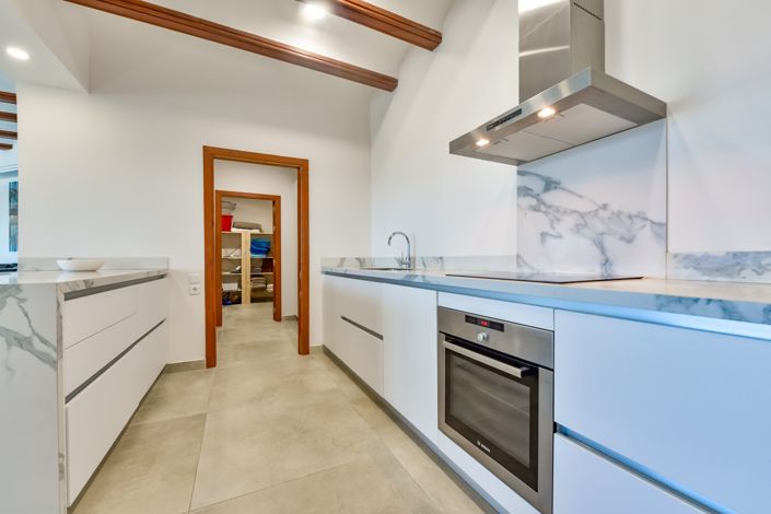 Image No.79-8 Bed Villa for sale