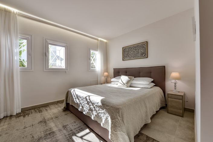 Image No.83-8 Bed Villa for sale