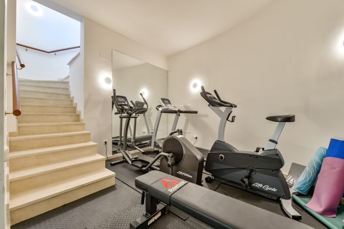 Image No.98-8 Bed Villa for sale