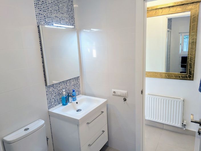 Image No.55-5 Bed Villa for sale