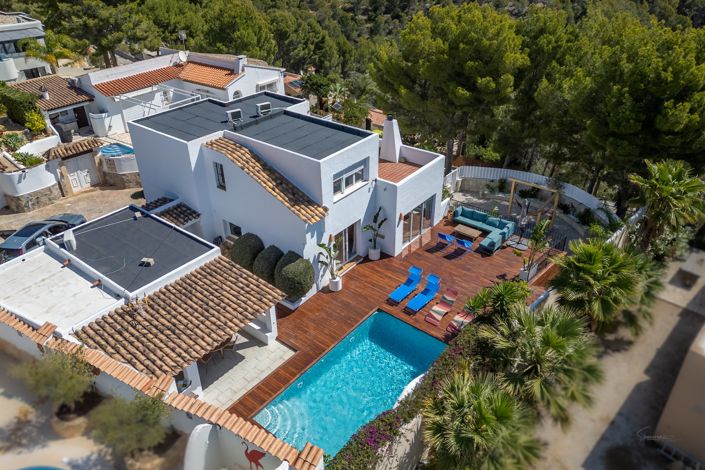 Image No.1-3 Bed Villa for sale