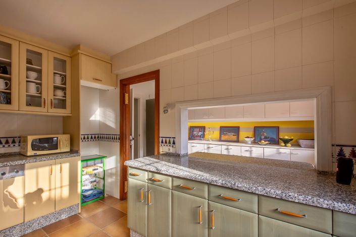 Image No.18-4 Bed Property for sale