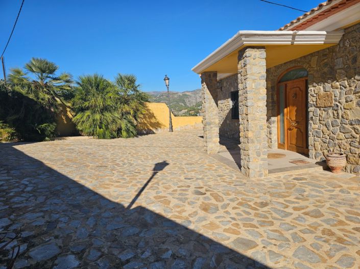 Image No.13-6 Bed Villa for sale