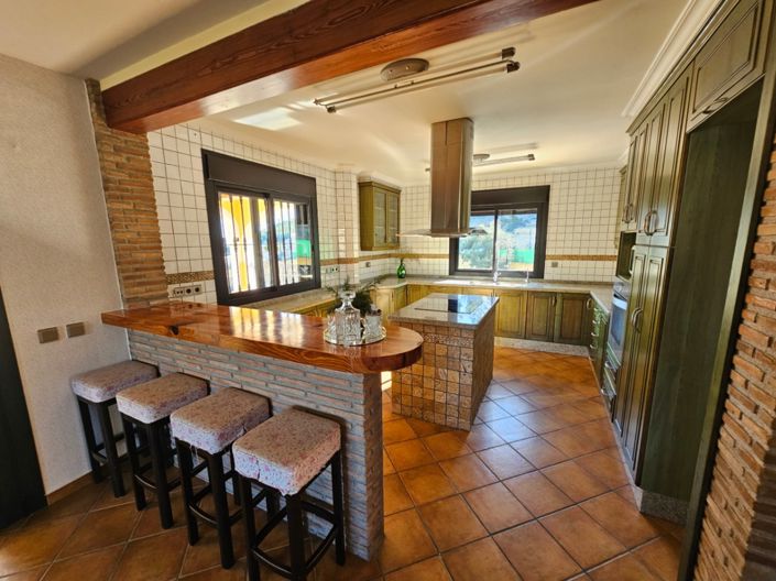 Image No.19-6 Bed Villa for sale