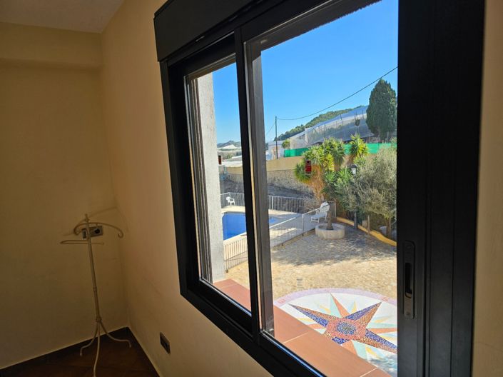 Image No.37-6 Bed Villa for sale