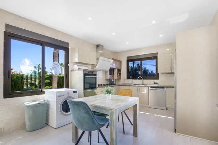 Image No.19-5 Bed Villa for sale