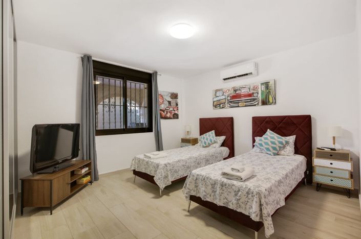 Image No.21-5 Bed Villa for sale