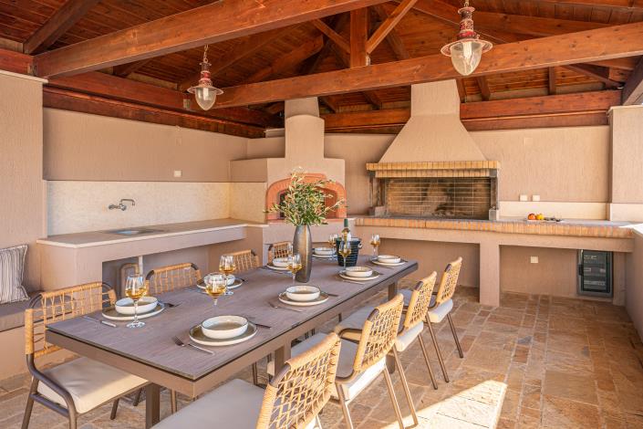 Image No.12-6 Bed Villa for sale