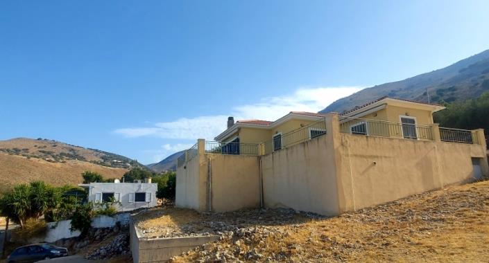 Image No.21-3 Bed House for sale