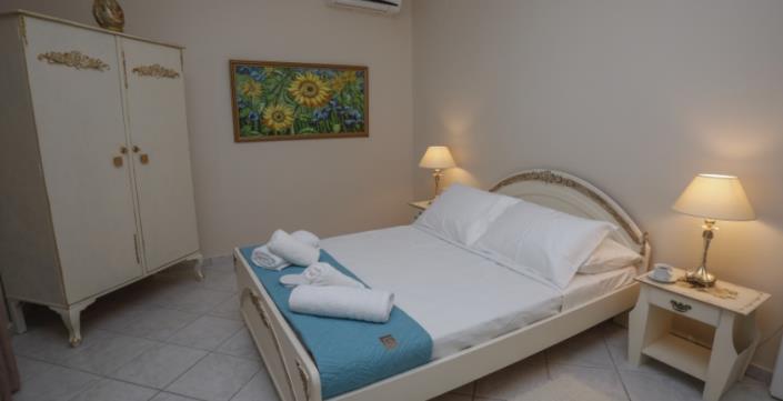 Image No.15-8 Bed House for sale