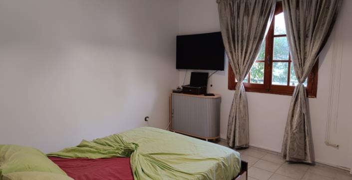 Image No.30-8 Bed House for sale