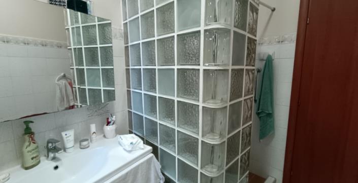 Image No.33-8 Bed House for sale