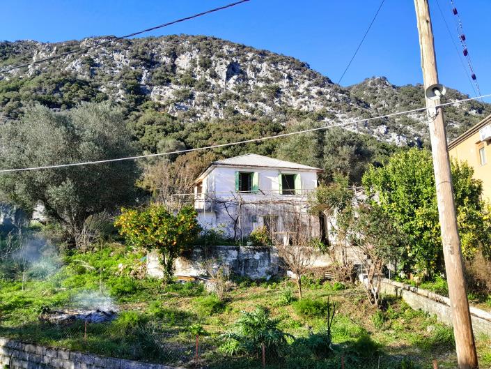 Image No.1-3 Bed House for sale