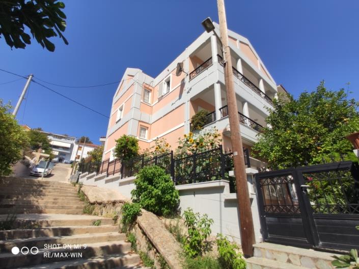 Image No.7-4 Bed House for sale