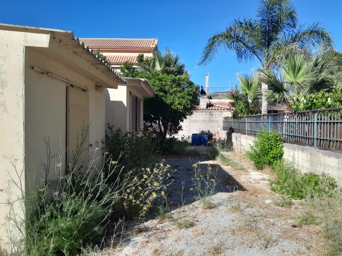 Image No.11-2 Bed House for sale