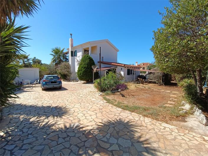 Image No.1-3 Bed House for sale
