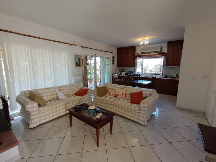 Image No.6-3 Bed House for sale