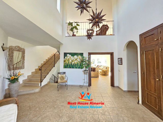 Image No.12-4 Bed Villa for sale