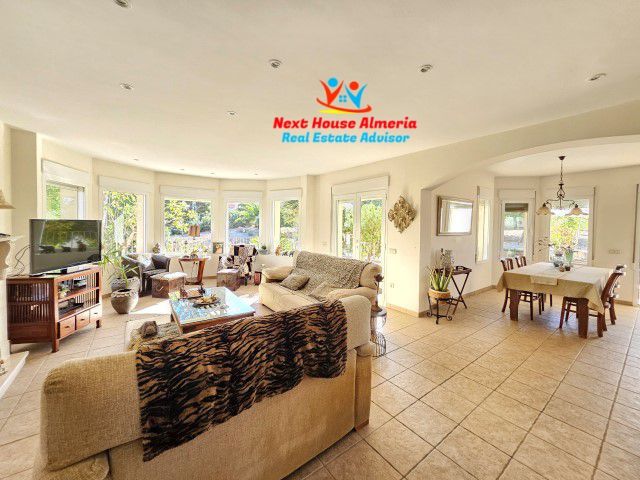 Image No.13-4 Bed Villa for sale