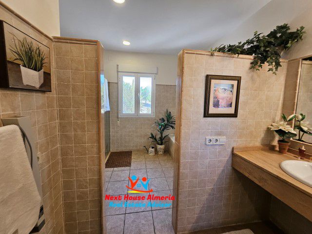 Image No.34-4 Bed Villa for sale