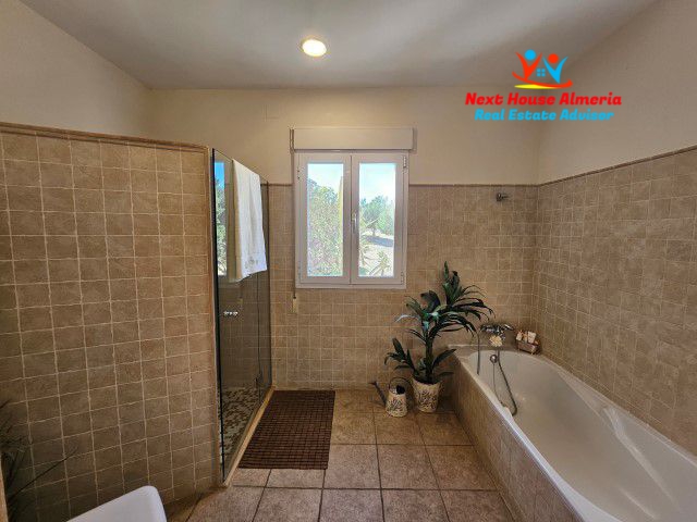 Image No.35-4 Bed Villa for sale