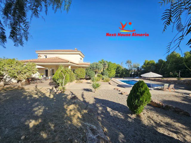 Image No.5-4 Bed Villa for sale