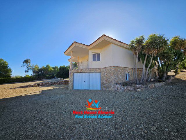 Image No.7-4 Bed Villa for sale