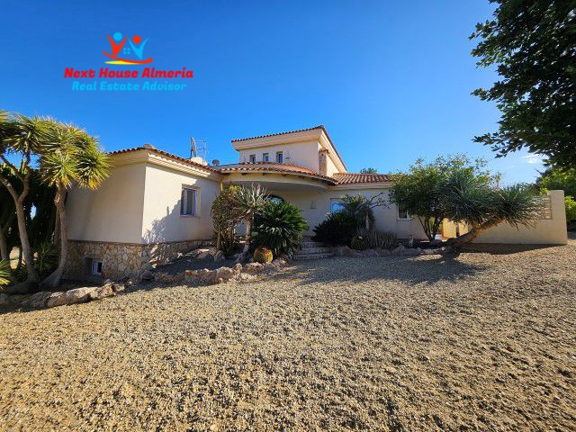 Image No.8-4 Bed Villa for sale