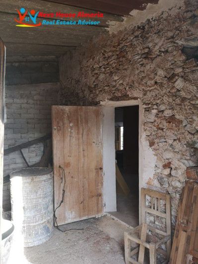 Image No.35-3 Bed Country House for sale