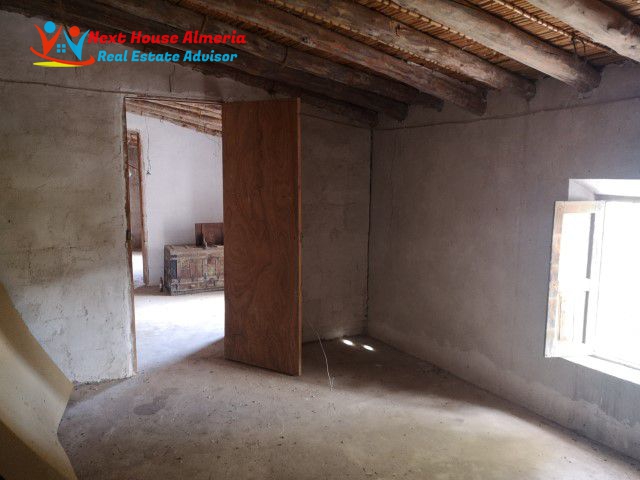 Image No.36-3 Bed Country House for sale