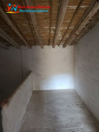 Image No.37-3 Bed Country House for sale