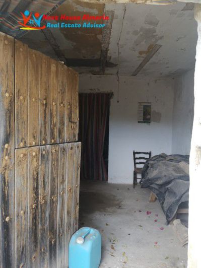 Image No.44-3 Bed Country House for sale