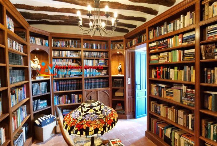 Image No.14-6 Bed Country House for sale