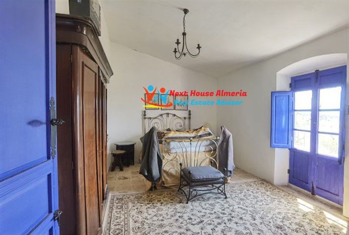 Image No.41-6 Bed Country House for sale