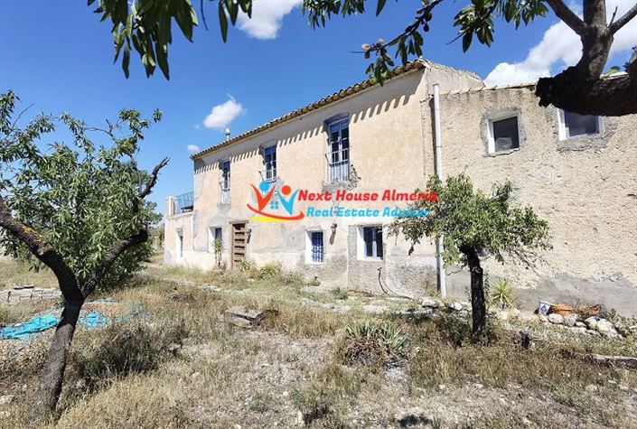 Image No.7-6 Bed Country House for sale