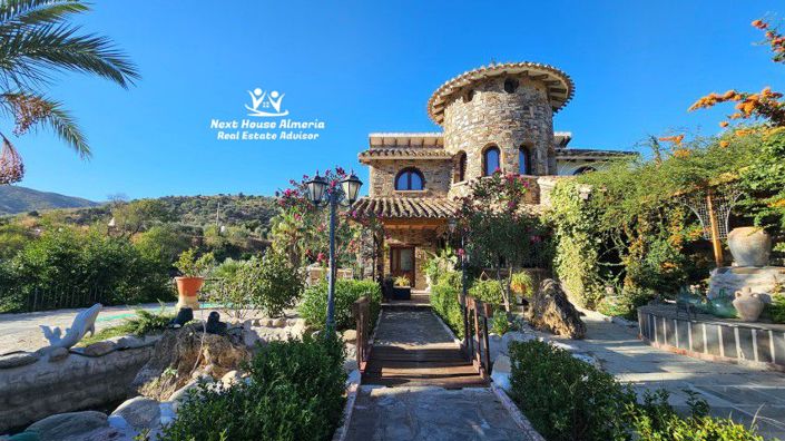 Image No.4-4 Bed Villa for sale