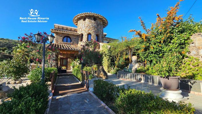 Image No.40-4 Bed Villa for sale