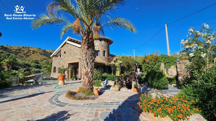 Image No.7-4 Bed Villa for sale