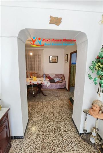 Image No.16-6 Bed Country House for sale